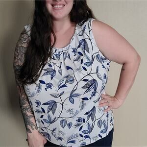Calvin Klein Women's Blue and White Floral Top 3x Blouse Career Tank